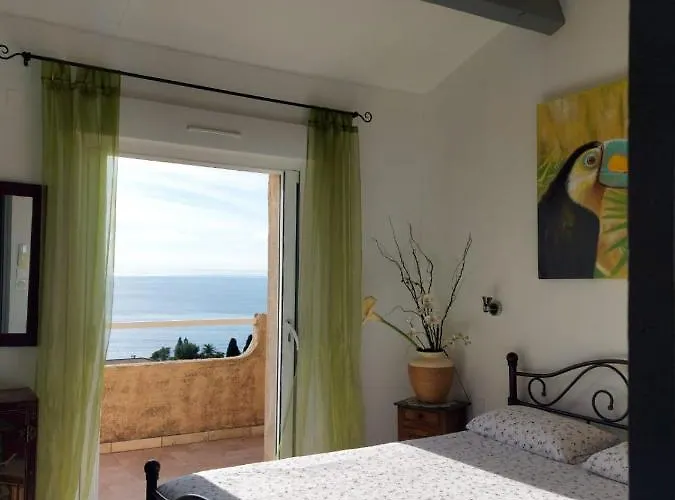 Bellevue Oda ve Kahvaltı 3*